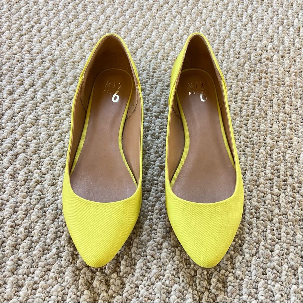 Mix No. 6 Flats / Yellow 9 - NWOT
